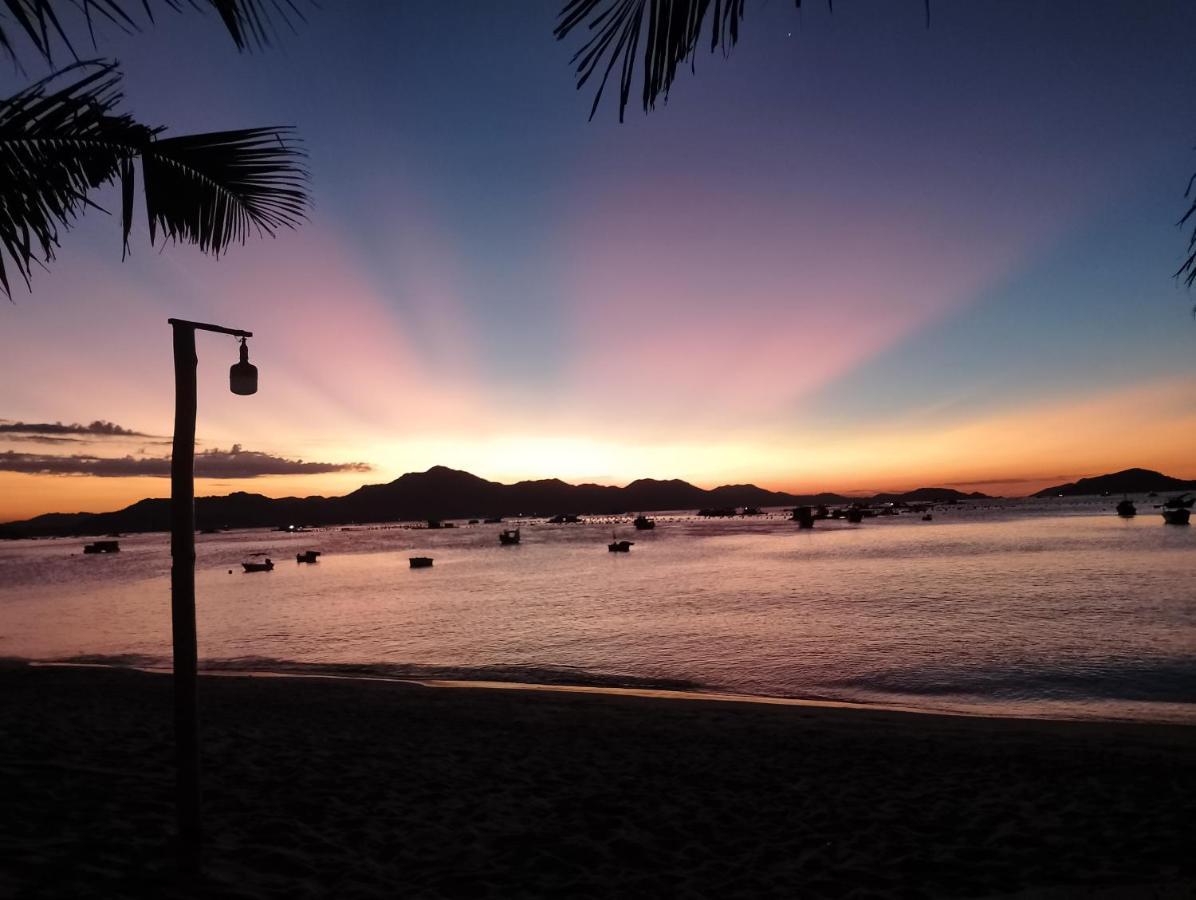 Hotel The Sunrise Anh Tu Cam Ranh Exterior foto
