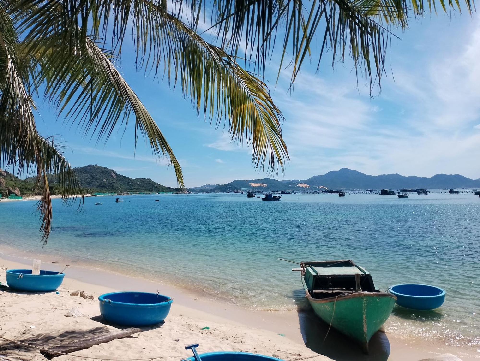 Hotel The Sunrise Anh Tu Cam Ranh Exterior foto