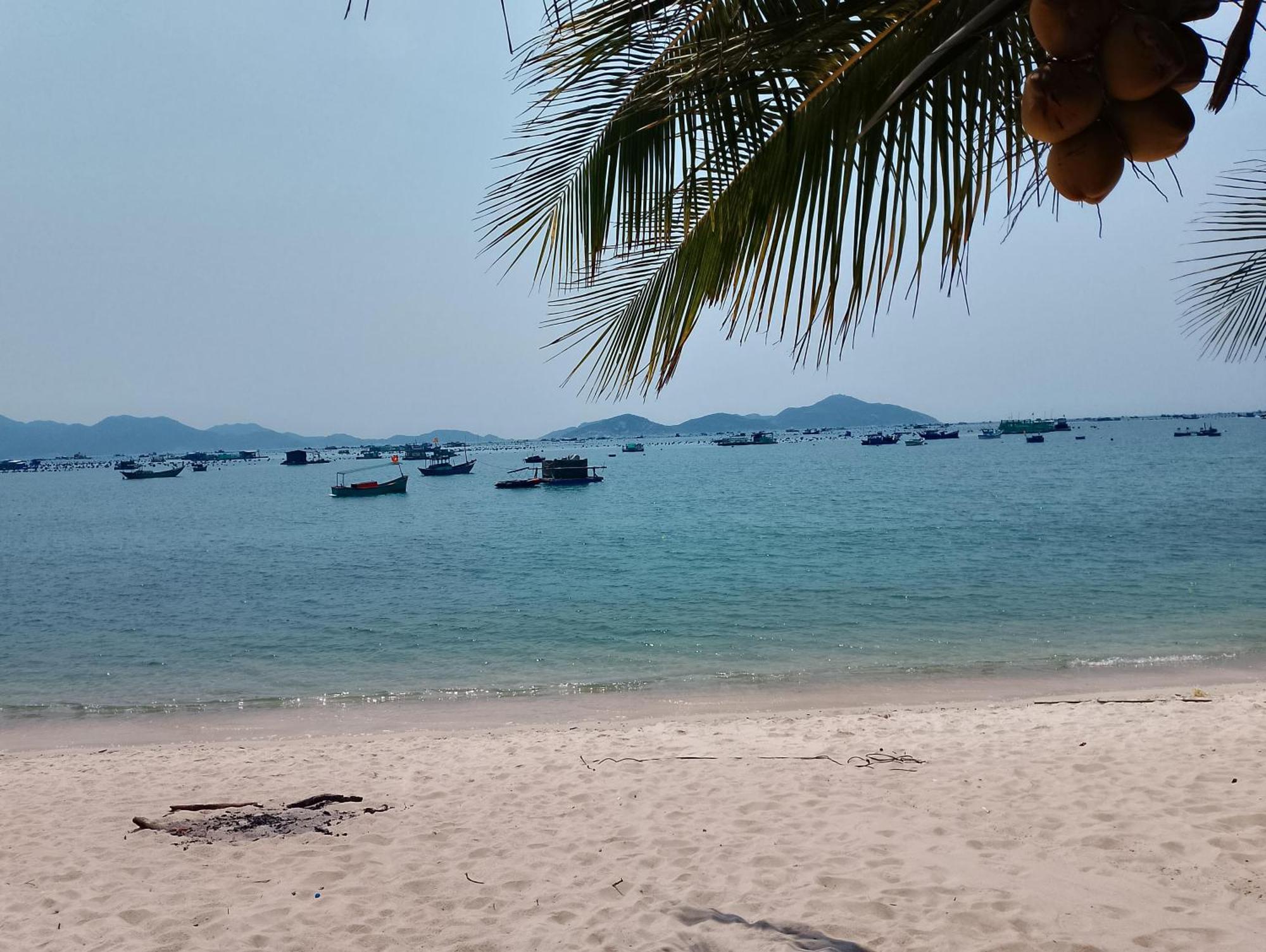 Hotel The Sunrise Anh Tu Cam Ranh Zimmer foto